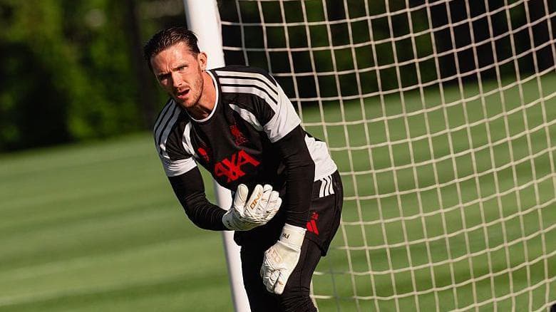 Woodman signs new Liverpool deal