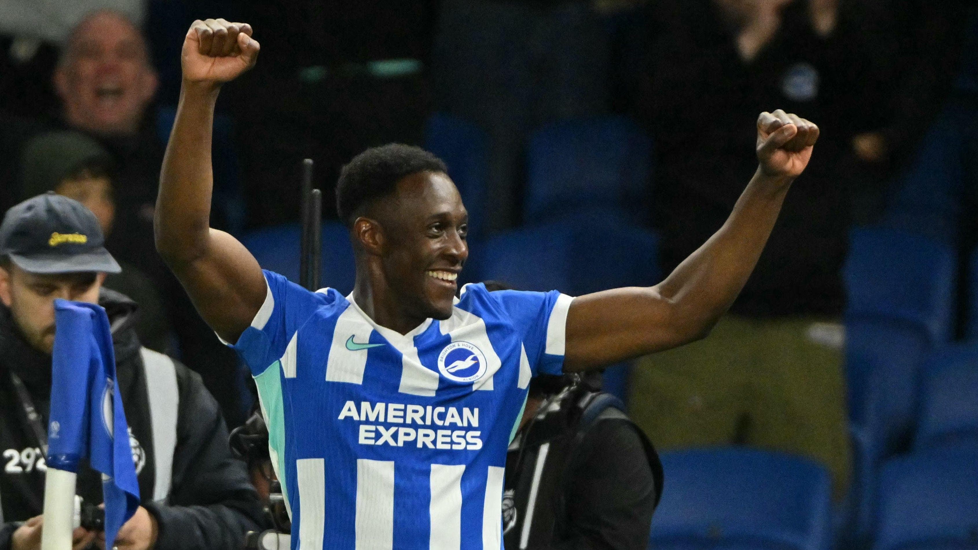 'He set the standard here every day' - Hurzeler praises Welbeck