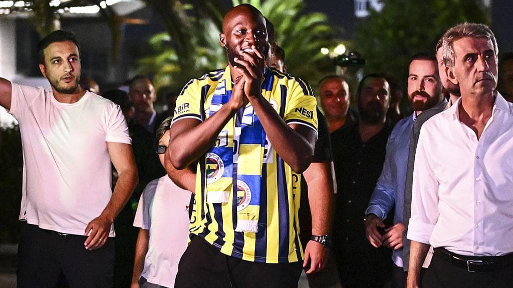 Lukaku seals 'emotional' move to Fenerbahce
