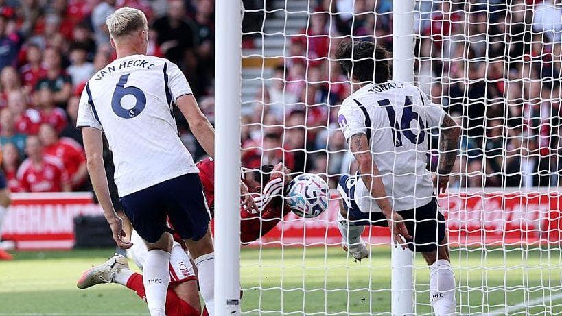 Glasner and Williams dispute VAR call over Forest handball