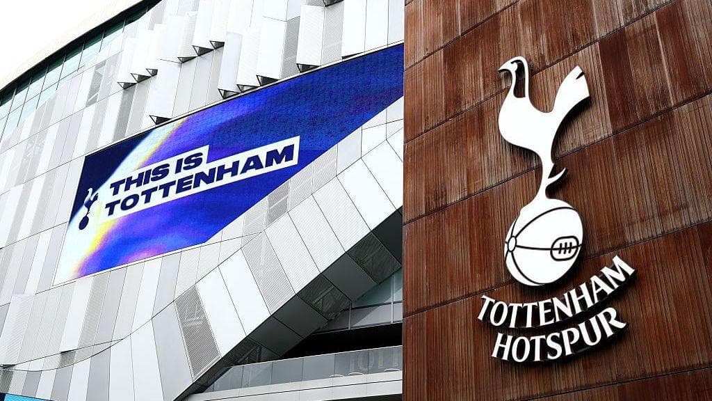 Why do Tottenham Hotspur not have a stadium sponsor?