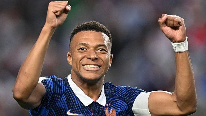 Are France beatable? - BBC experts have their say