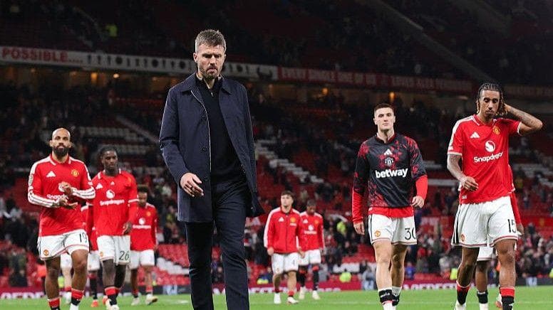 Carrick needs Man Utd's players to step up