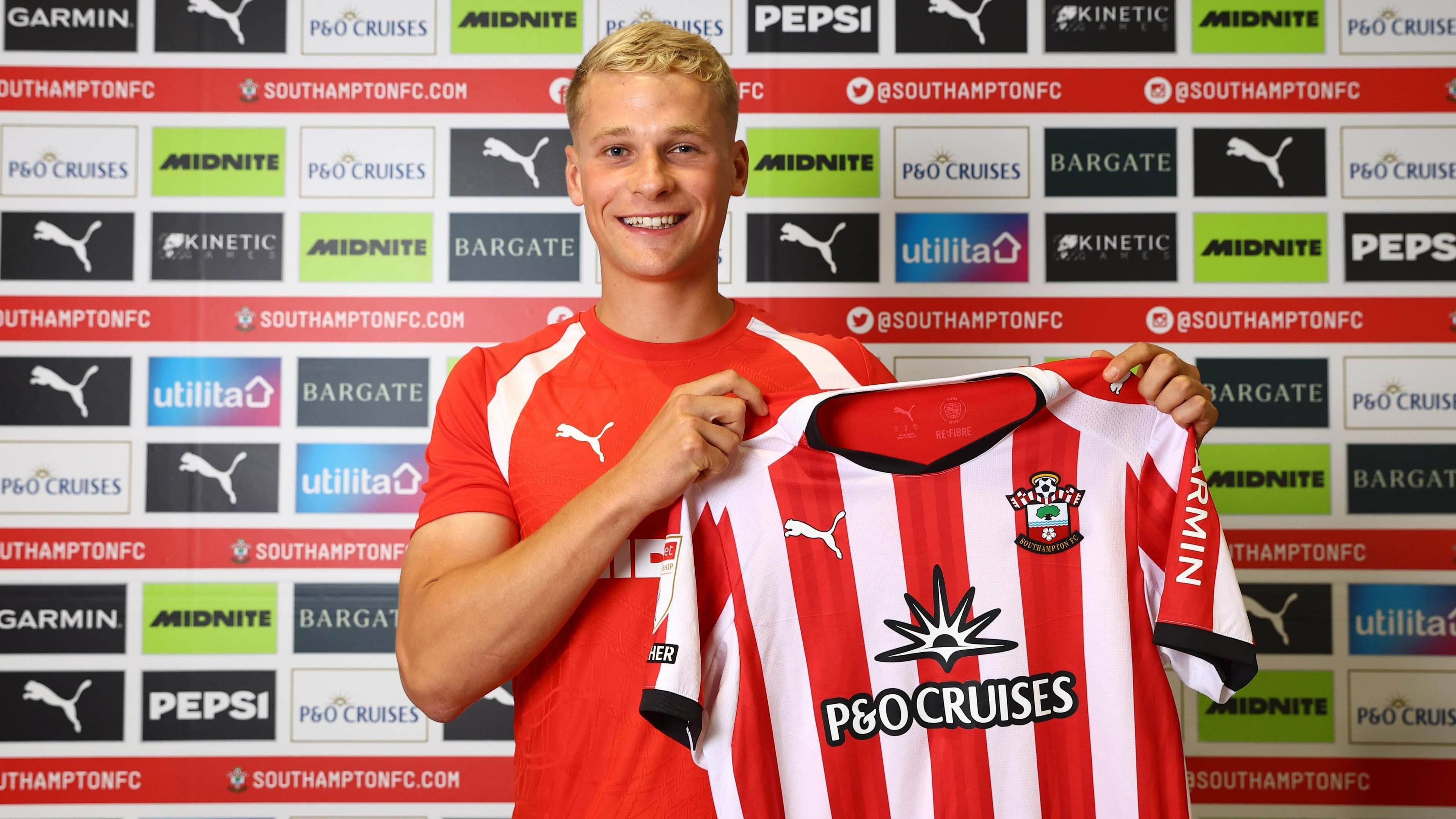 Saints make deadline day loan signing of Abbott