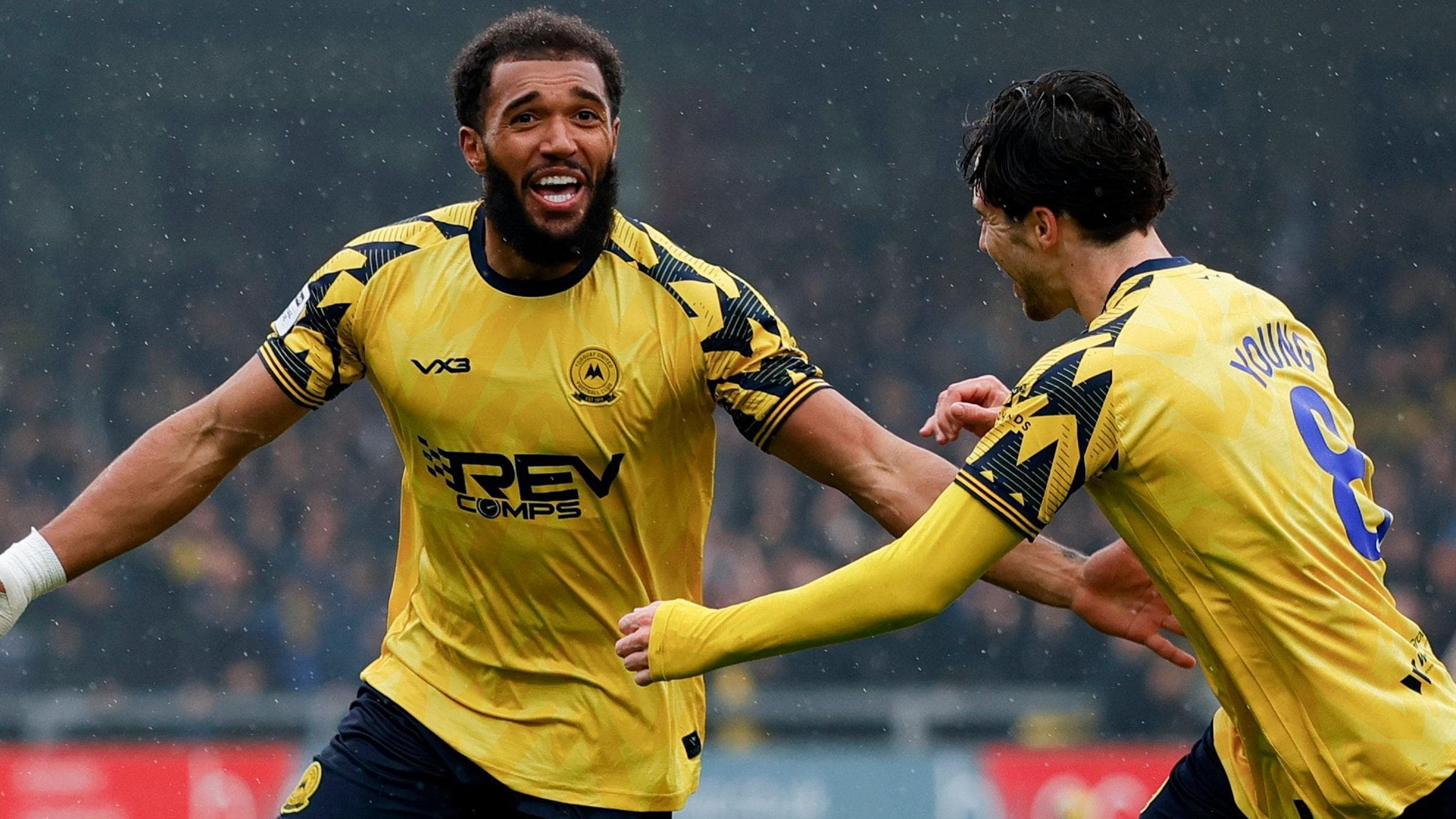 Torquay reach National League South play-off final