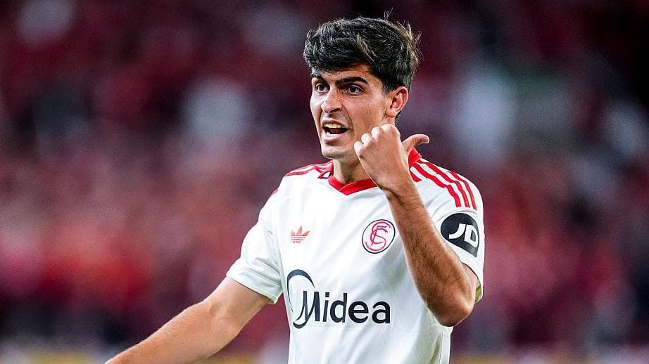 Bournemouth sign full-back Juanlu