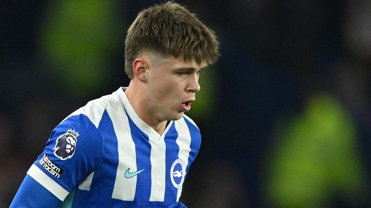 Leicester sign Brighton teenager Howell on loan