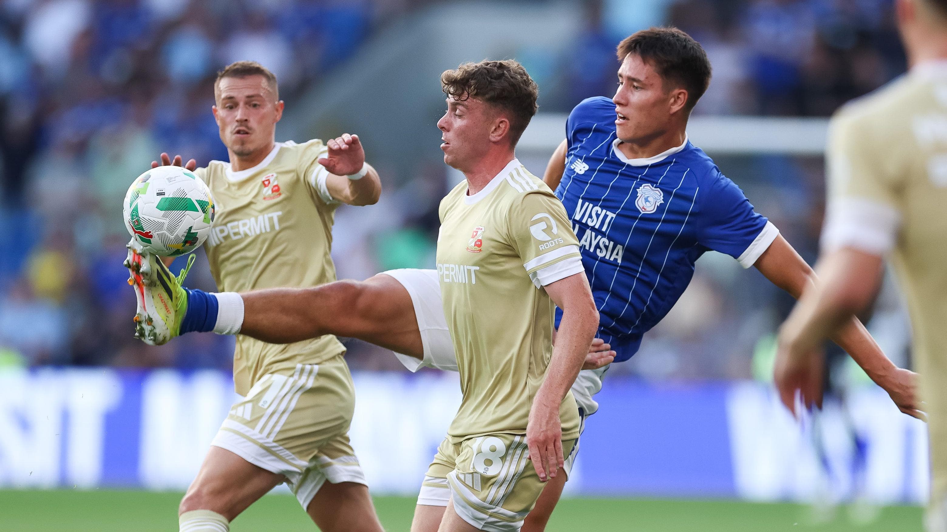 Swindon boss Holloway wary of stylish Bluebirds