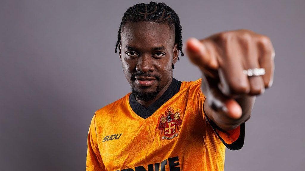 Wolves sign former Sunderland winger Traore