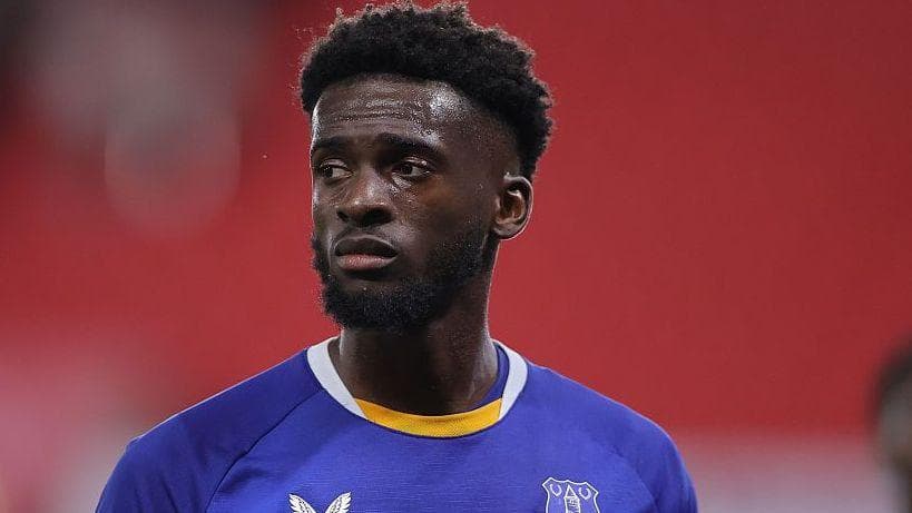 Hull sign six players including £22m Iroegbunam from Everton