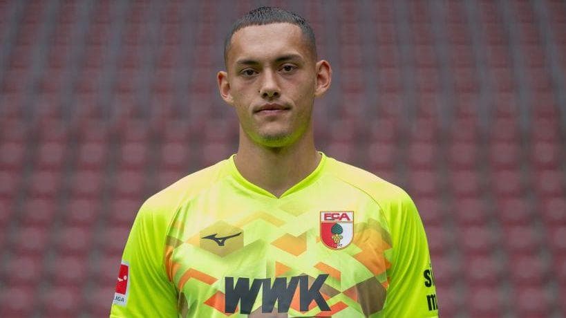 German goalkeeper Klein joins Aberdeen