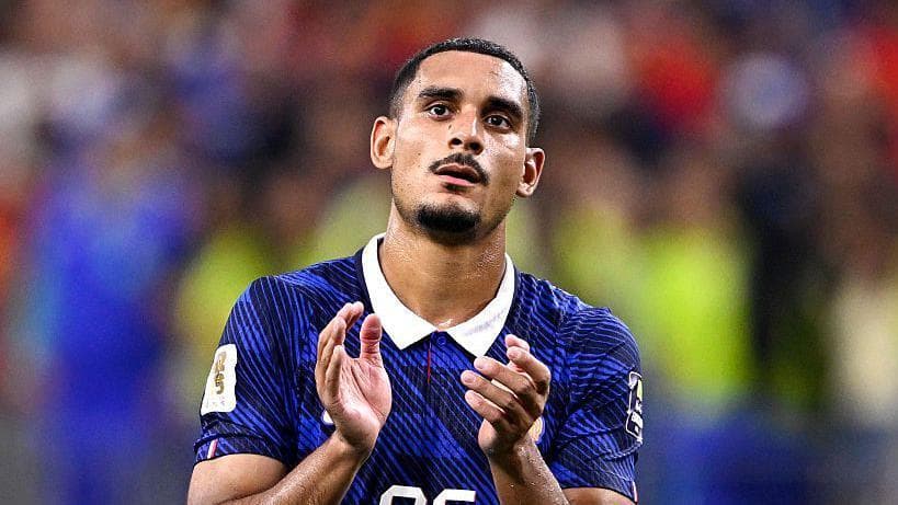 Chelsea agree deal to sign Palace defender Lacroix