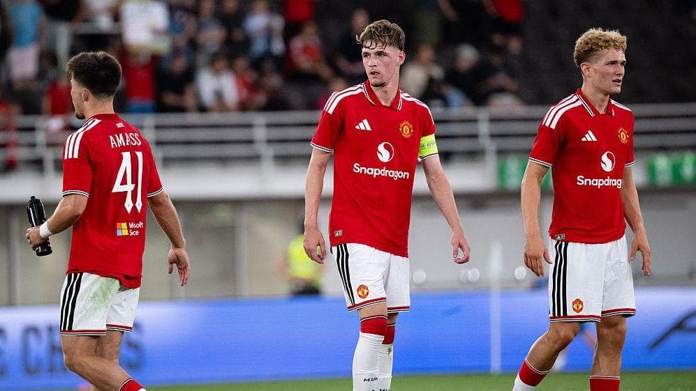 Man Utd's kids welcome Carrick's youth commitment