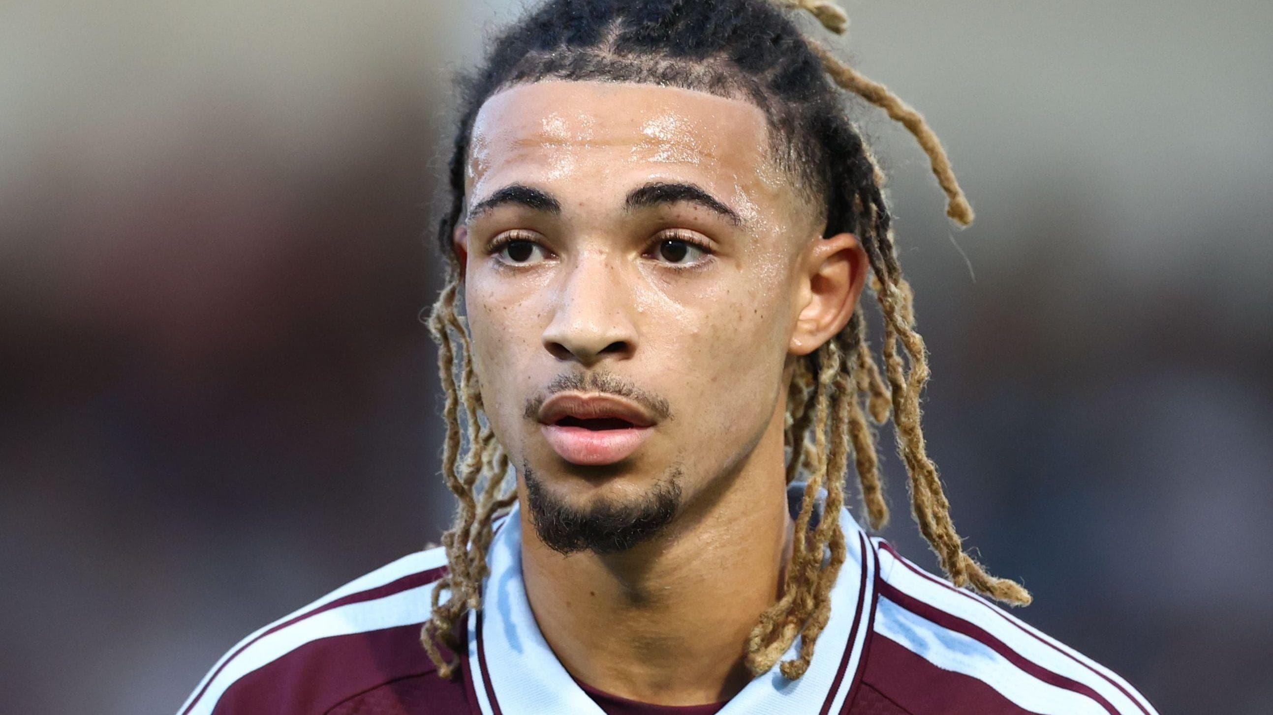 Oxford sign Lynch from Aston Villa on short loan