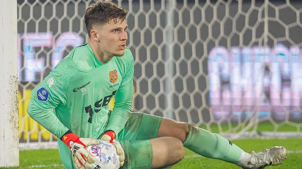 Van Oevelen will 'strengthen' us - O'Neil on goalkeeper signing