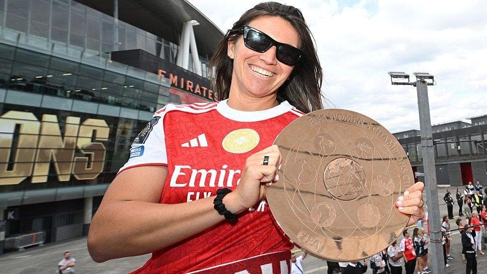 Caldentey embraces 'cool' pressure as Arsenal target Treble