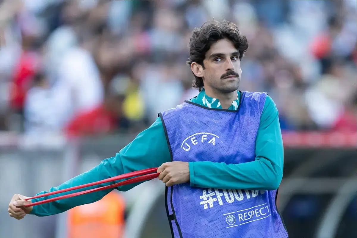 Manchester City and Hugo Viana face Saudi Pro League threat in pursuit of Sporting’s Francisco Trincão