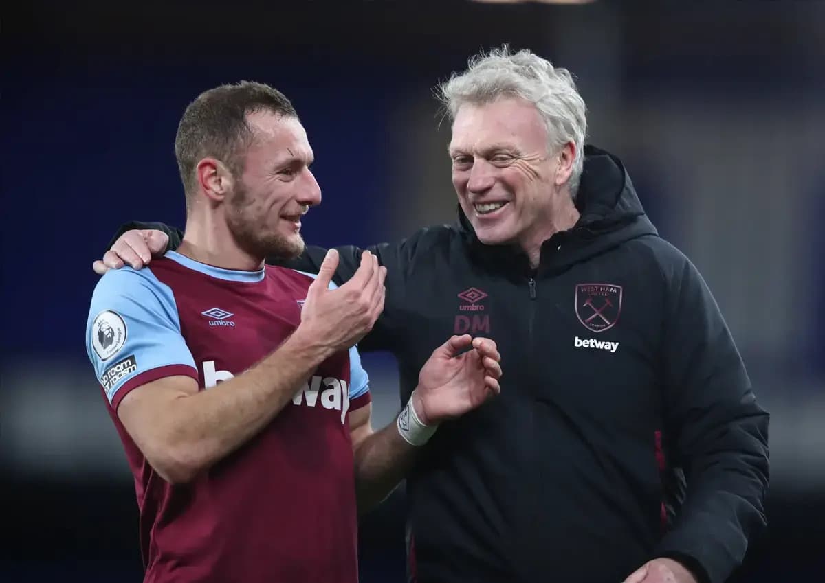 Former West Ham star uses Manchester City to explain London club’s decline after David Moyes