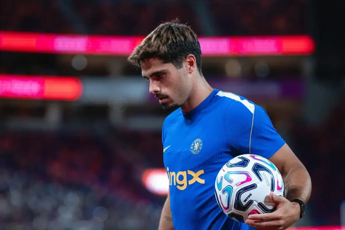 Manchester City hold transfer talks with Chelsea forward’s representatives as official bid looms