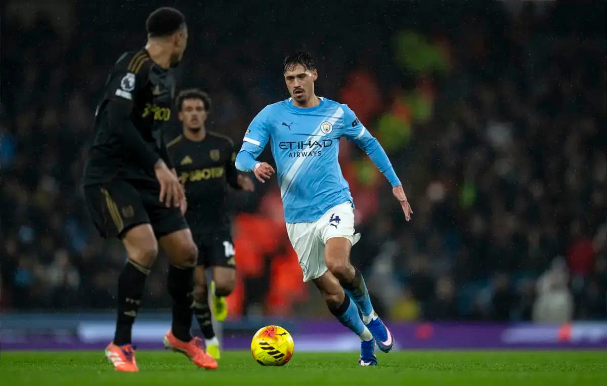 Rumour: Removal truck spotted removing belongings from Manchester City midfielder’s house