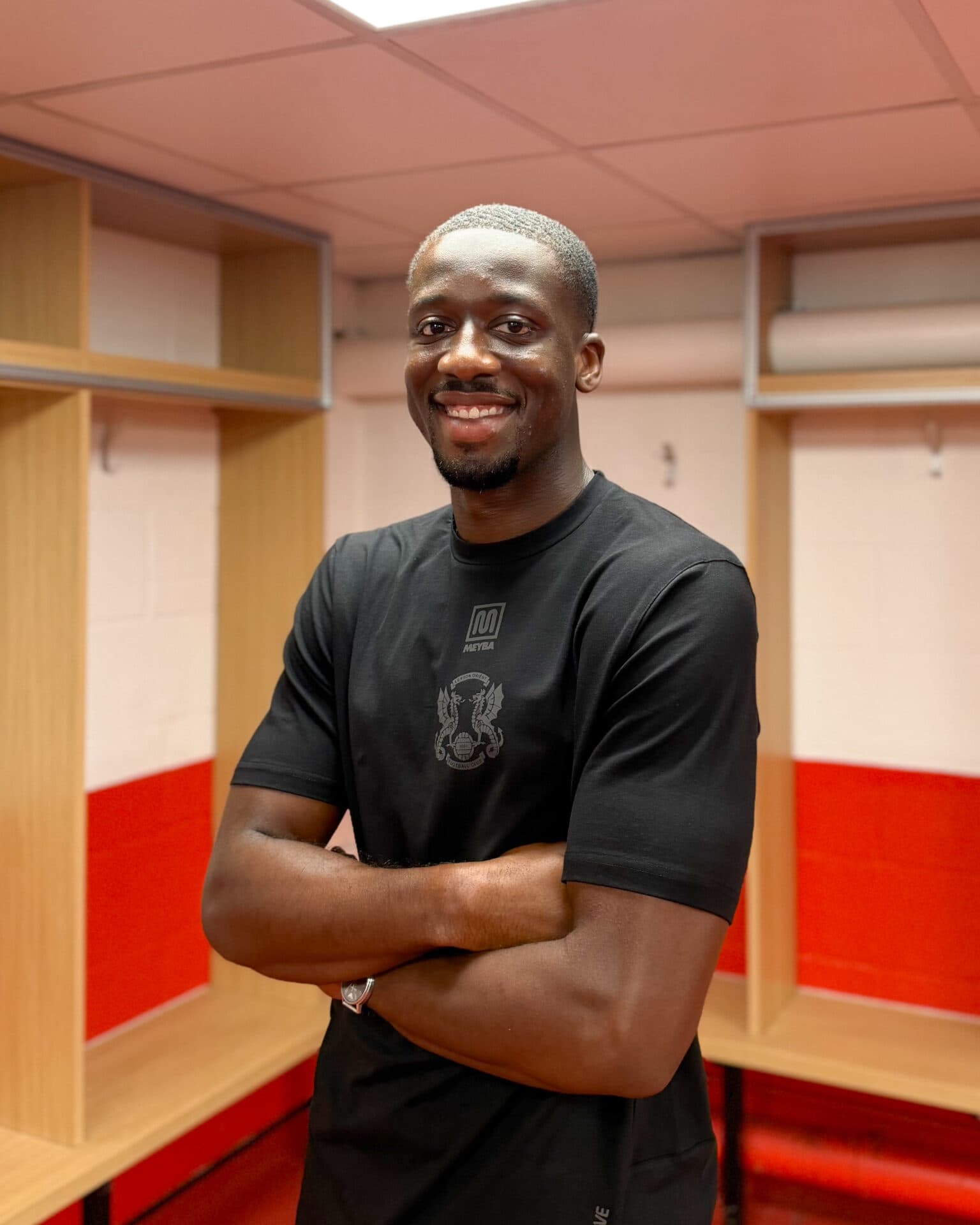 Former Gunner signs to play under his old manager again