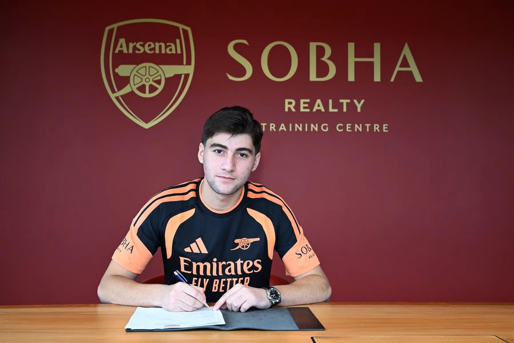 Arsenal confirm pre-agreement for winger transfer