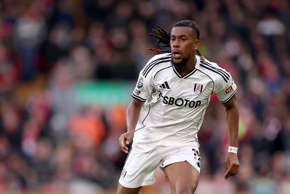 2 ex-Arsenal players delete social media posts after 3 defeats