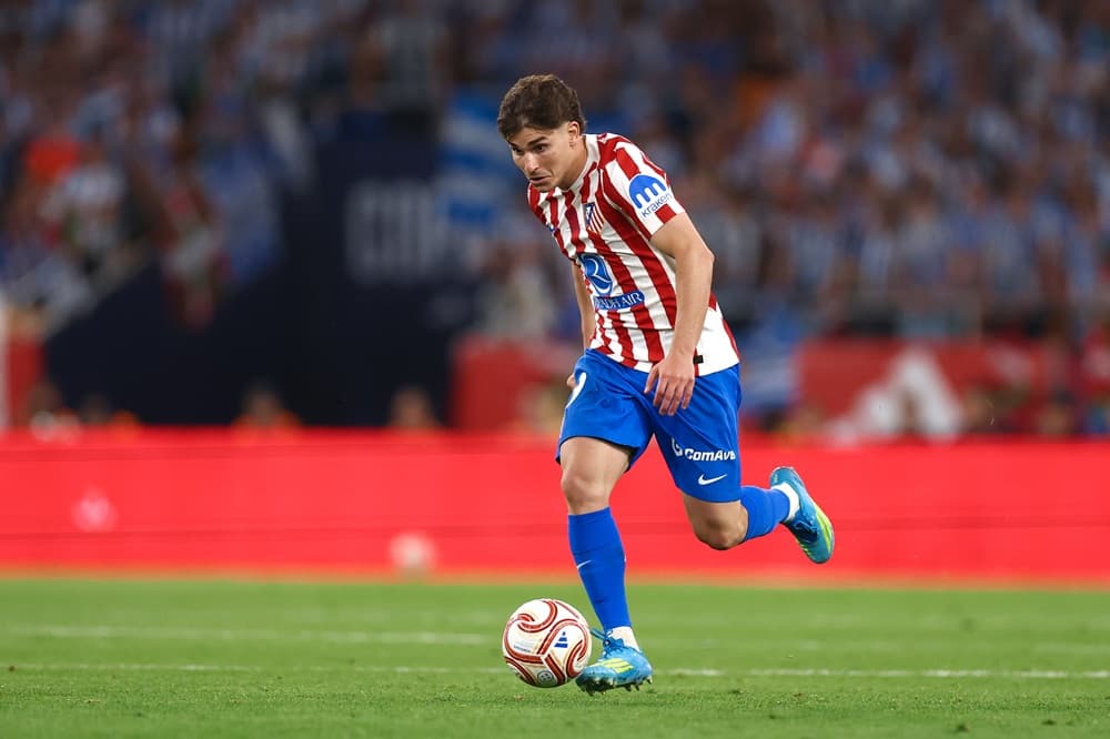 Atletico Madrid fans protest against Arsenal transfer target