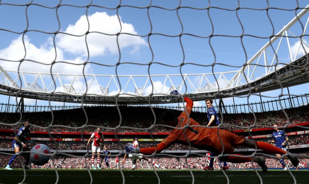 Meslier turns down 1st choice offer to sign for Arsenal