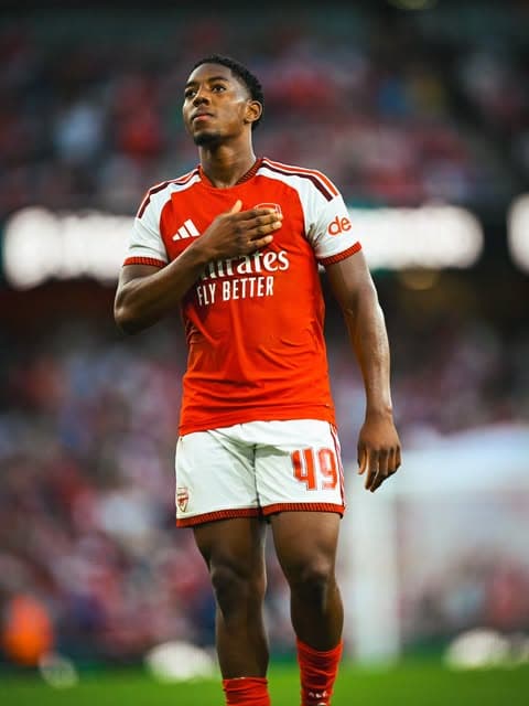 Arsenal’s Lewis-Skelly makes pointed gesture missed by TV cameras