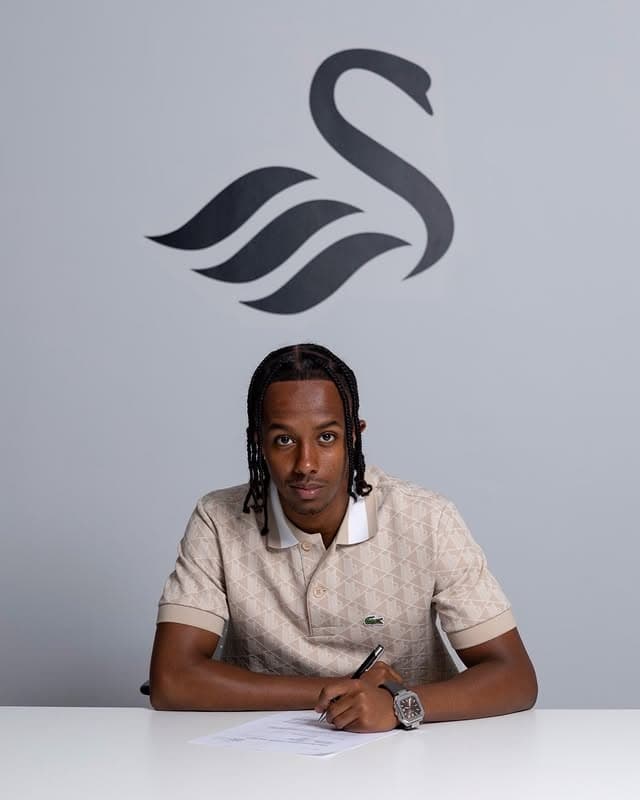 Arsenal youngster signs for Swansea City