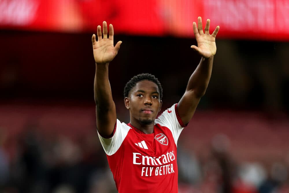 Man United still hopeful of signing Arsenal midfielder