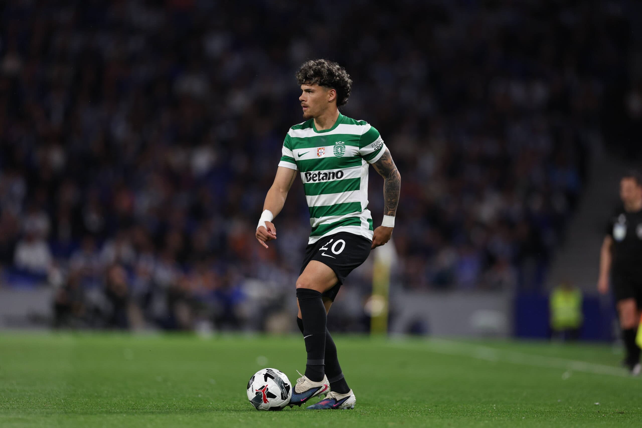 Man United Scout Uruguay World Cup Star as Sporting Set Transfer Price