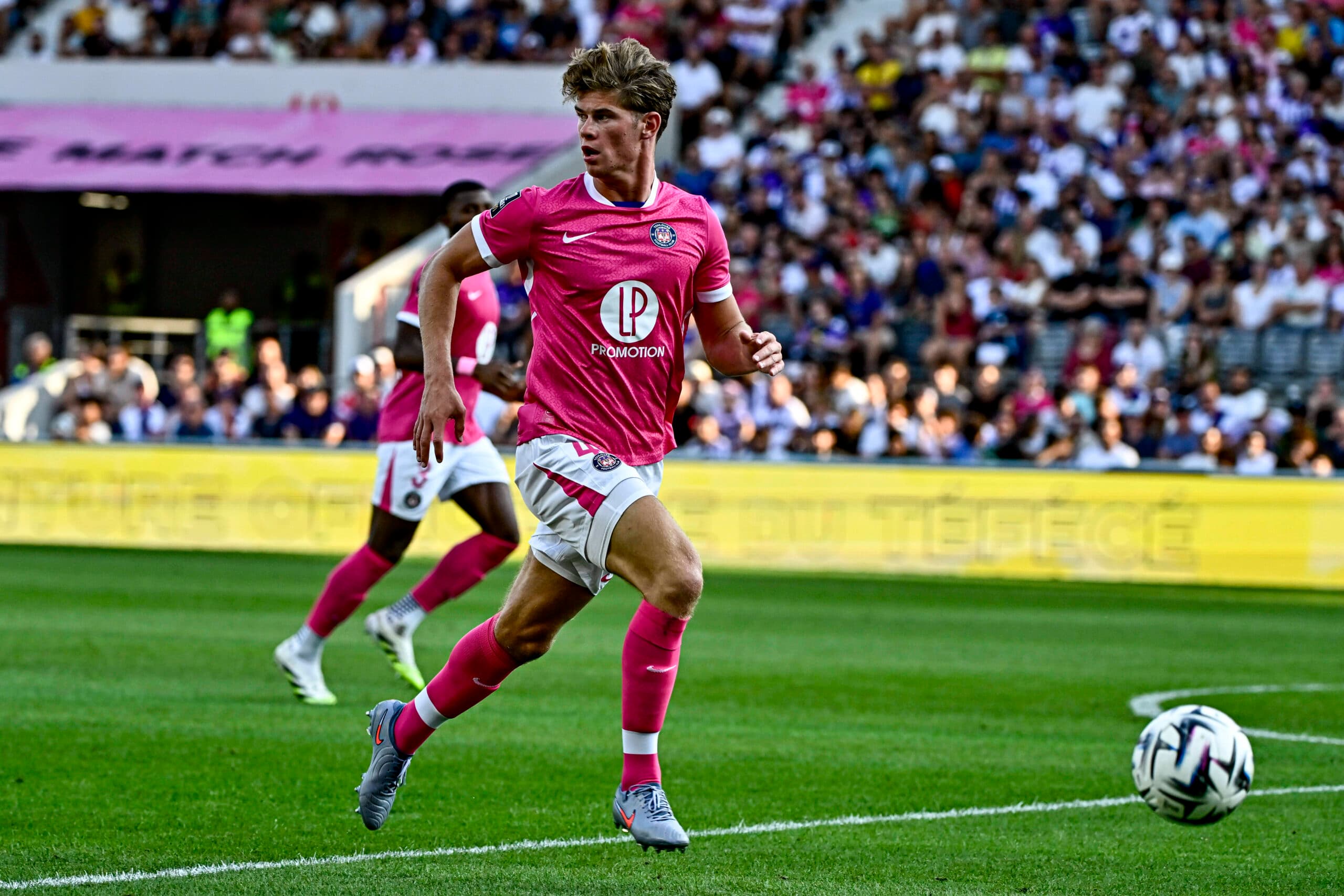 Sky Sports Reveal Brighton’s Interest in Former Leeds Defender