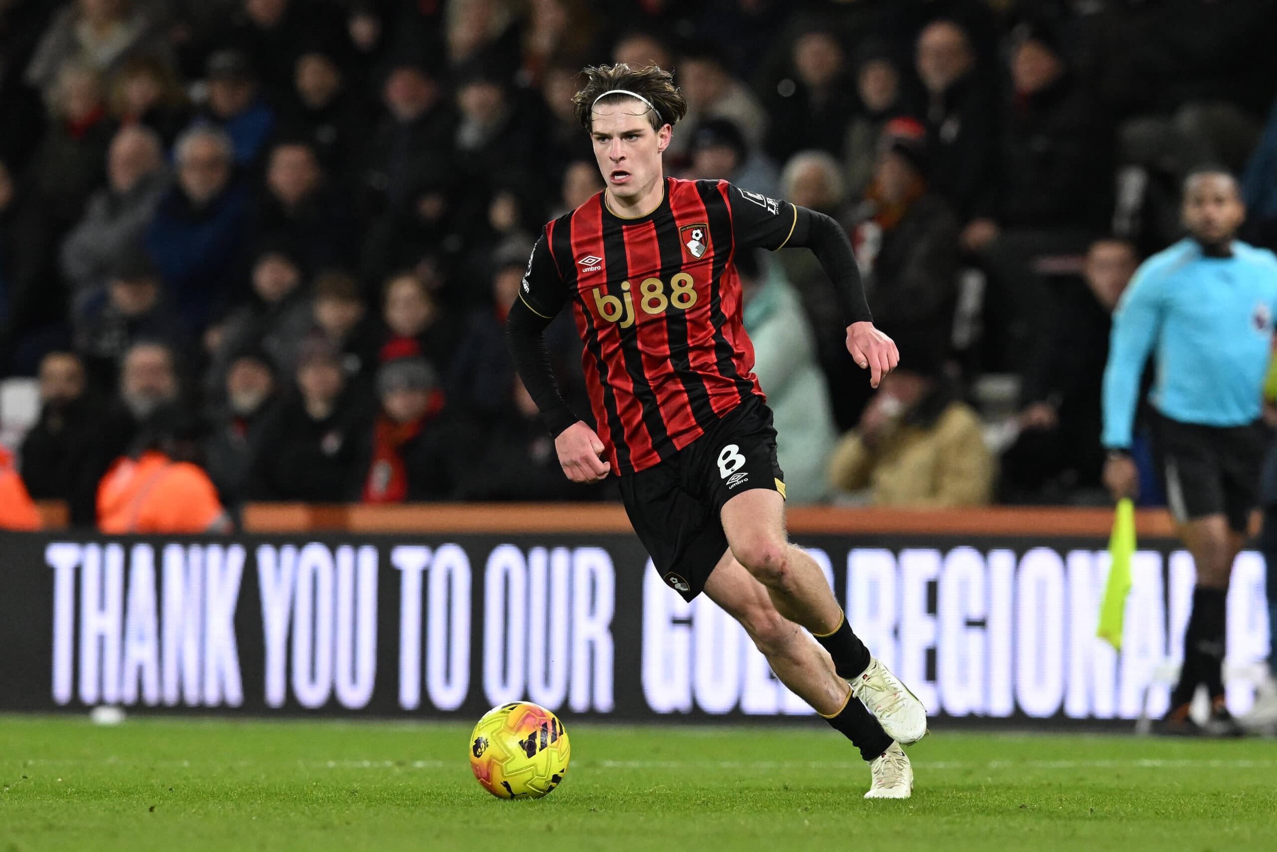 Chelsea target Premier League midfield star