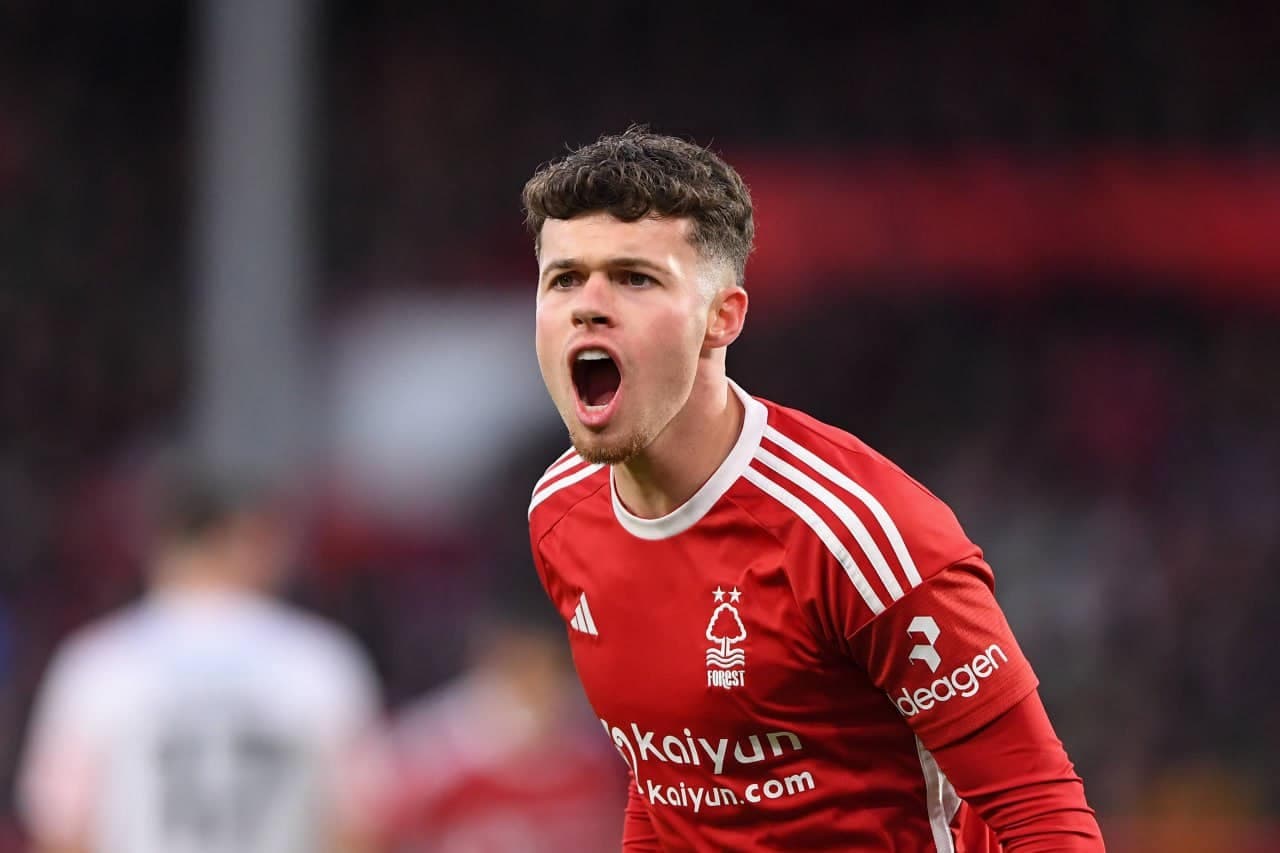 Report: Man United eyeing move to sign former Liverpool defender