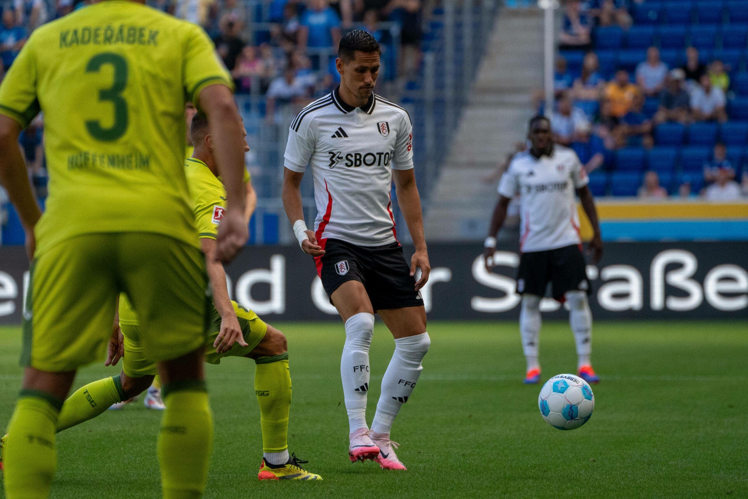Sky Sports: Ipswich Town closing in on deal to sign Premier League midfielder