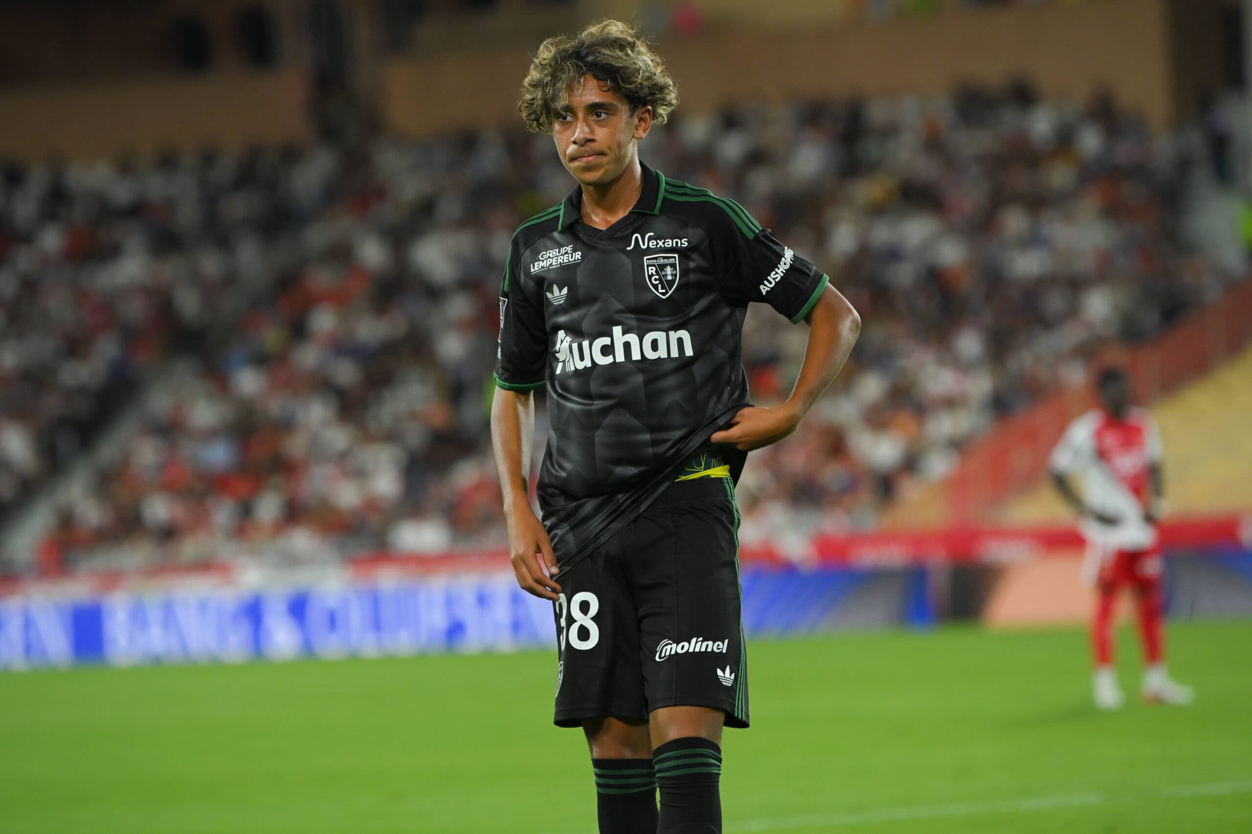 Manchester United target Portuguese wonderkid