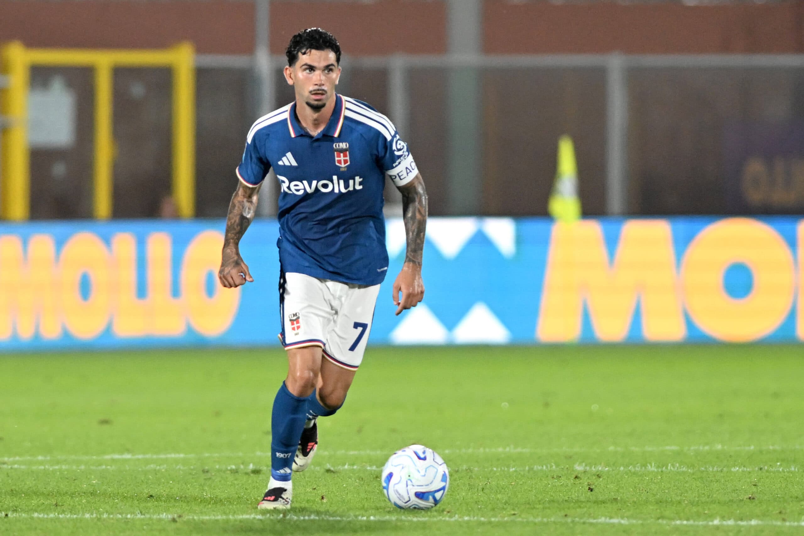 Report: Chelsea considering move to sign French midfielder