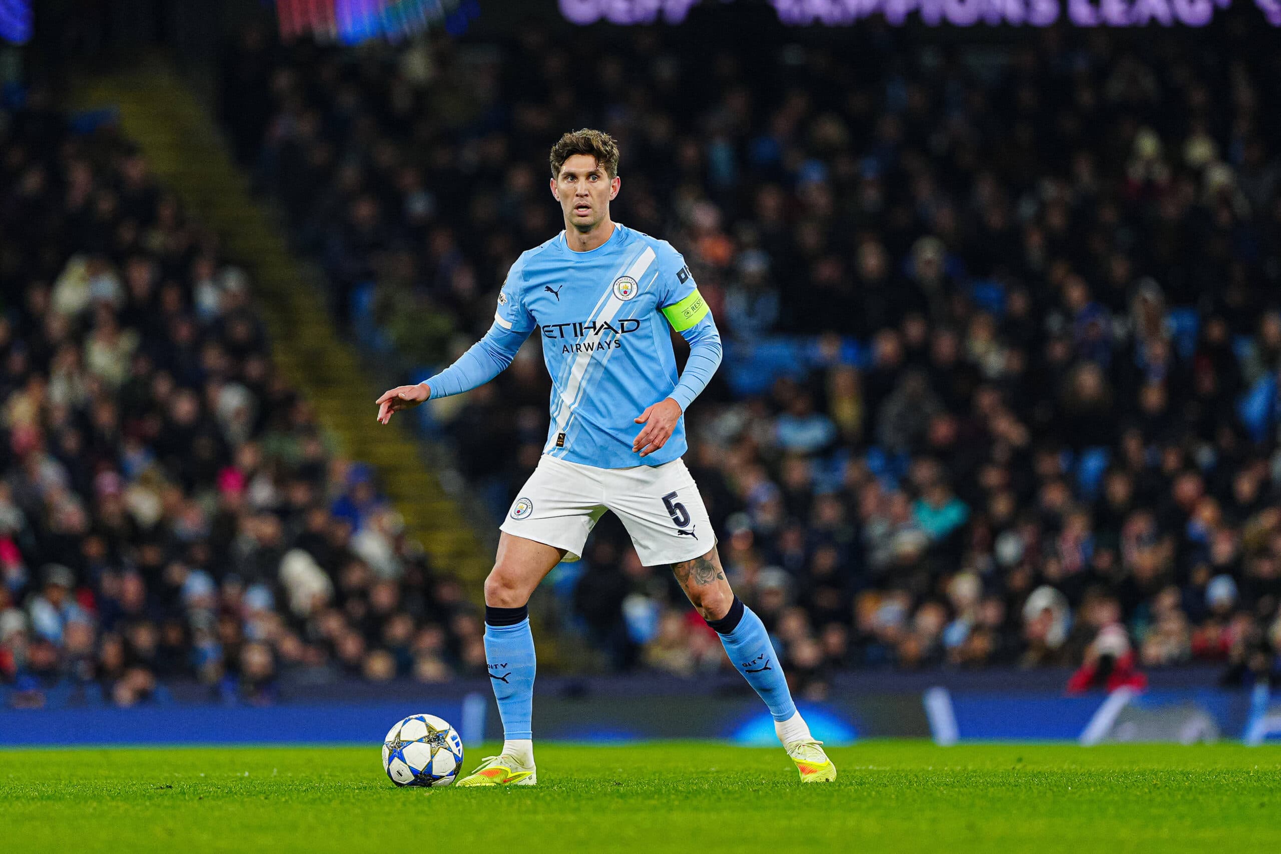 Report: Bayern Munich interested in move for Man City defender