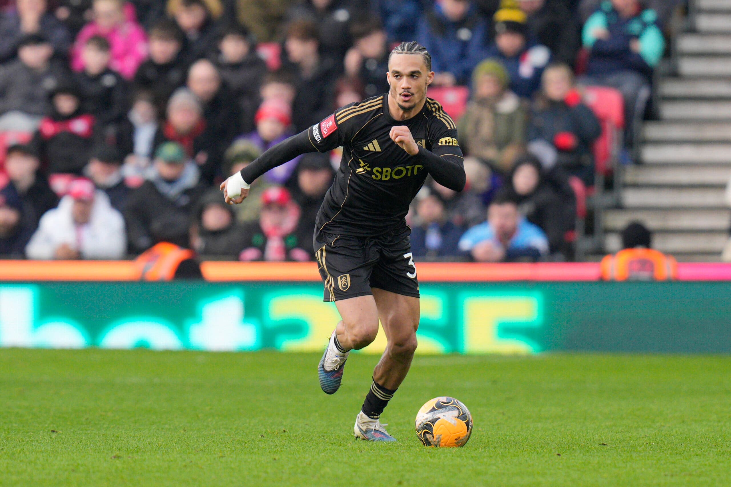 Journalist: Newcastle United interested in move for Premier League defender