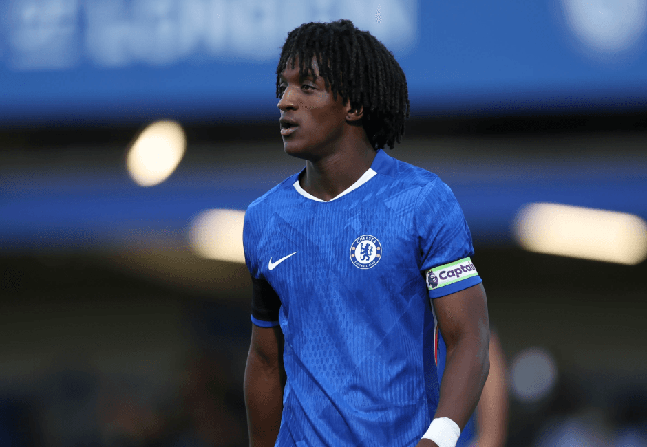 Report: Chelsea in talks over new deal for 18-year-old forward