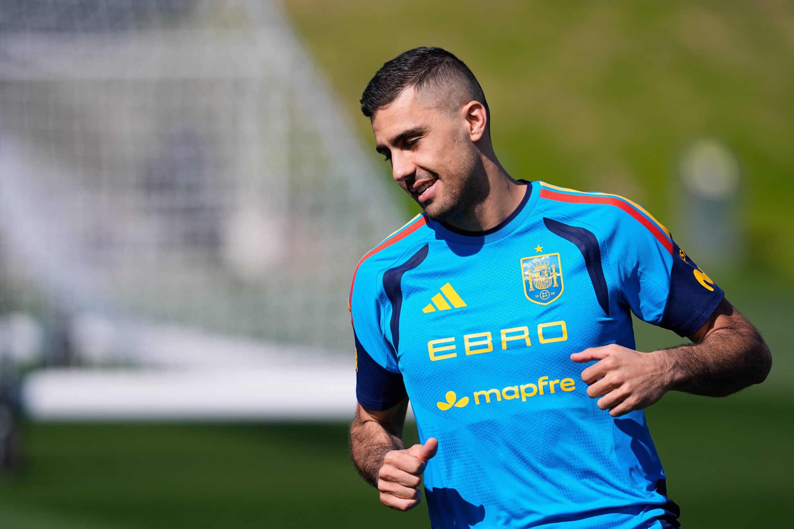 Report: Man City reject bid for world-class midfielder