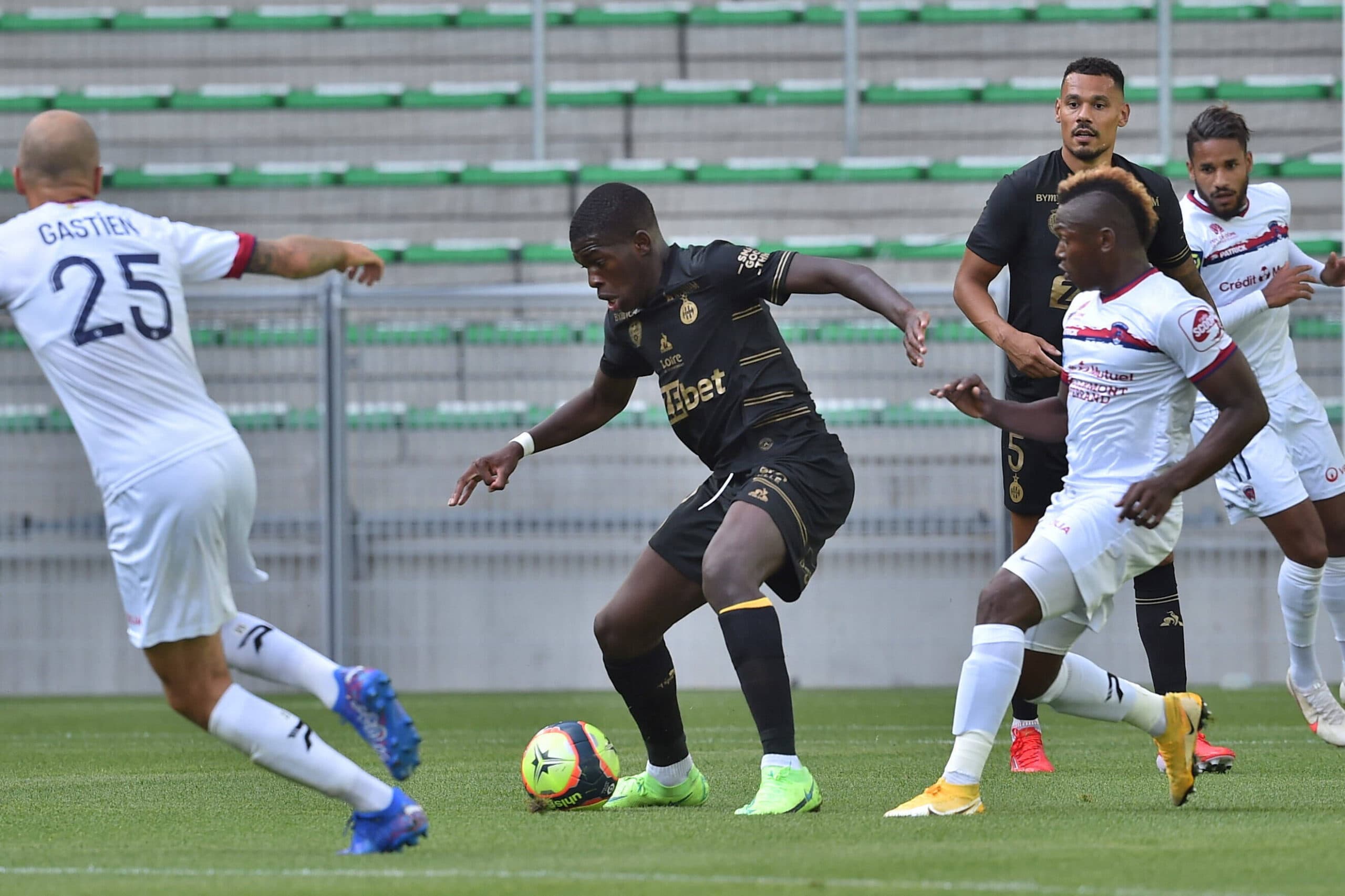 Hull set to sign €4m defensive midfielder