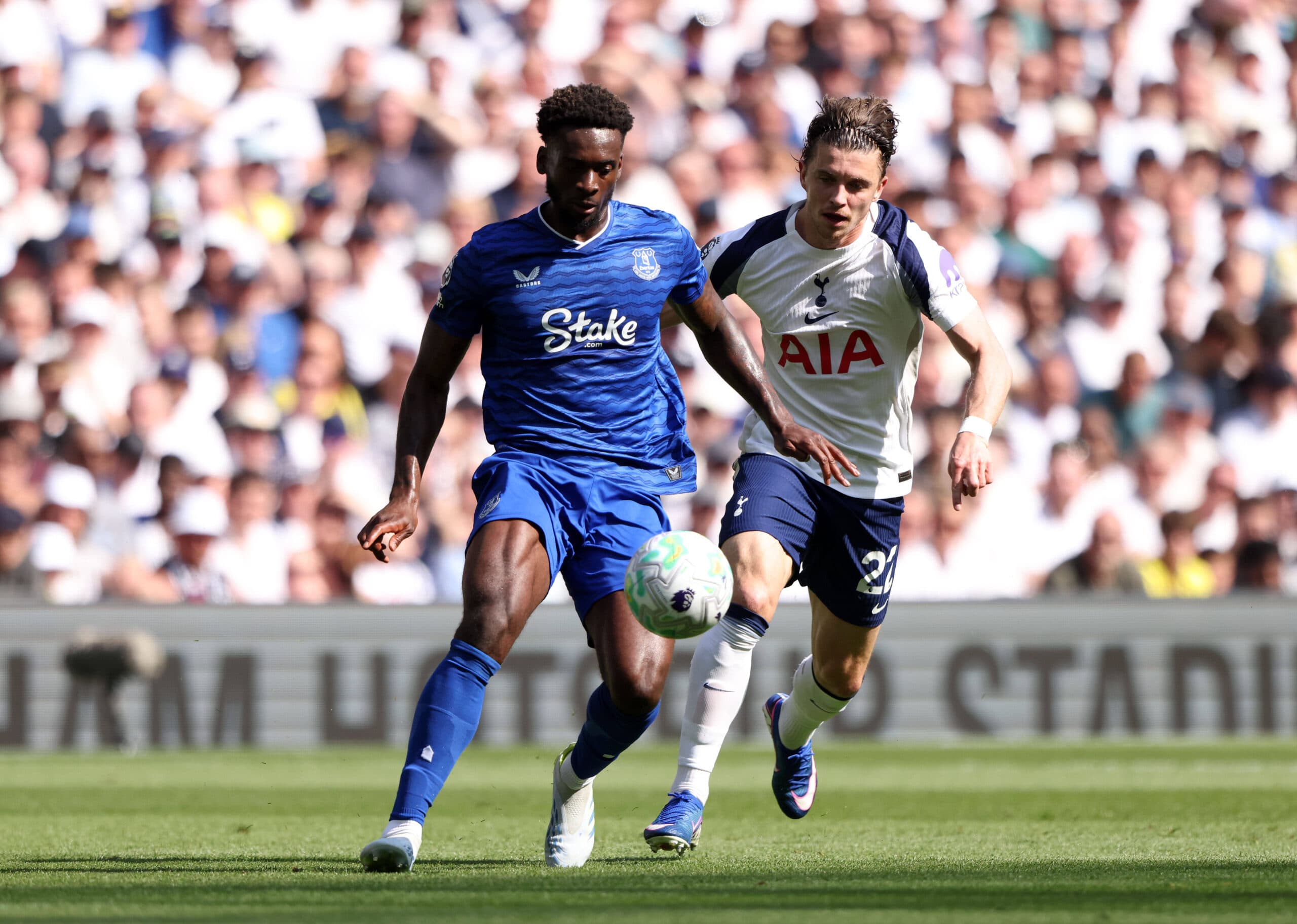 Report: Everton star could join Premier League side in £15m move