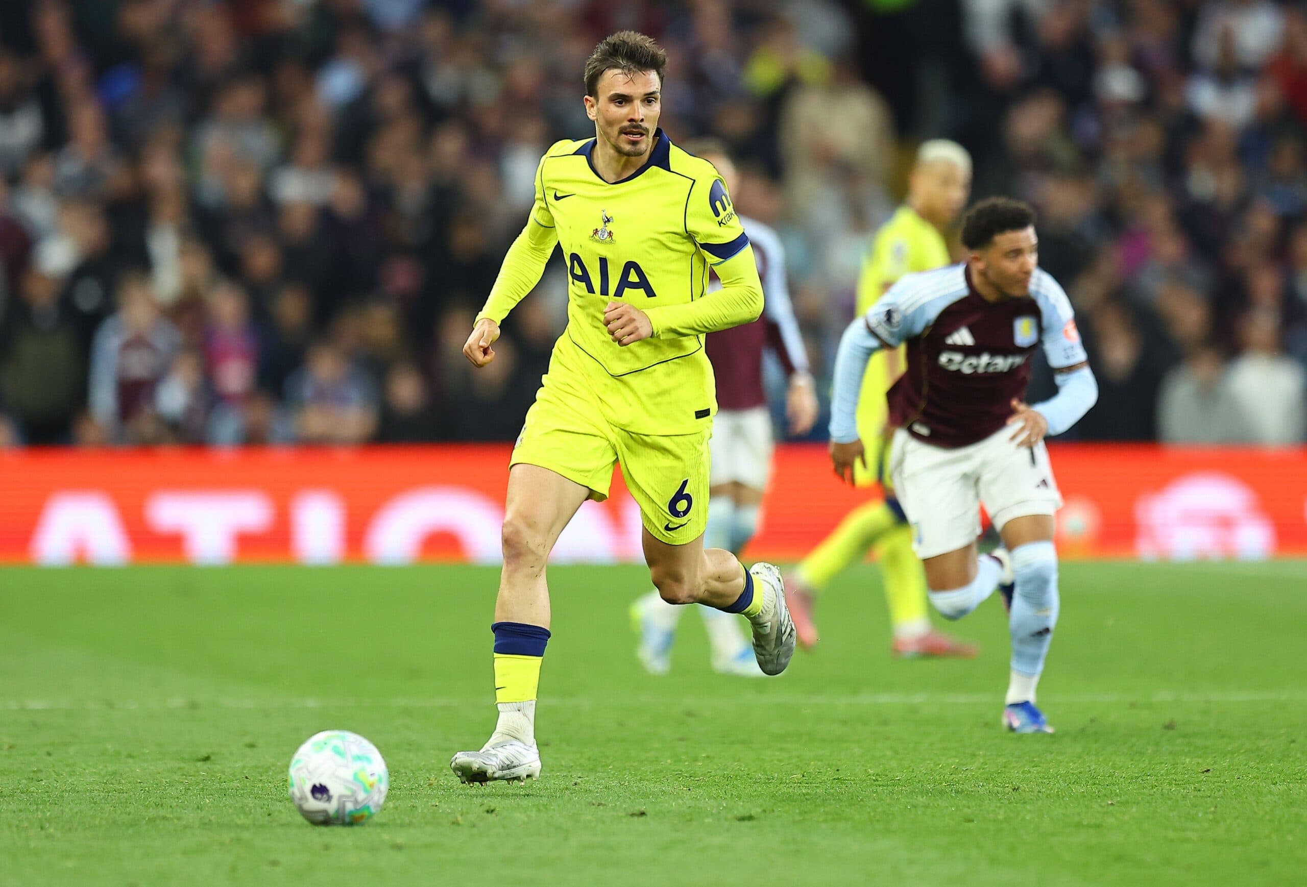 Report: Tottenham Hotspur dealt transfer hammer blow as midfielder agrees terms