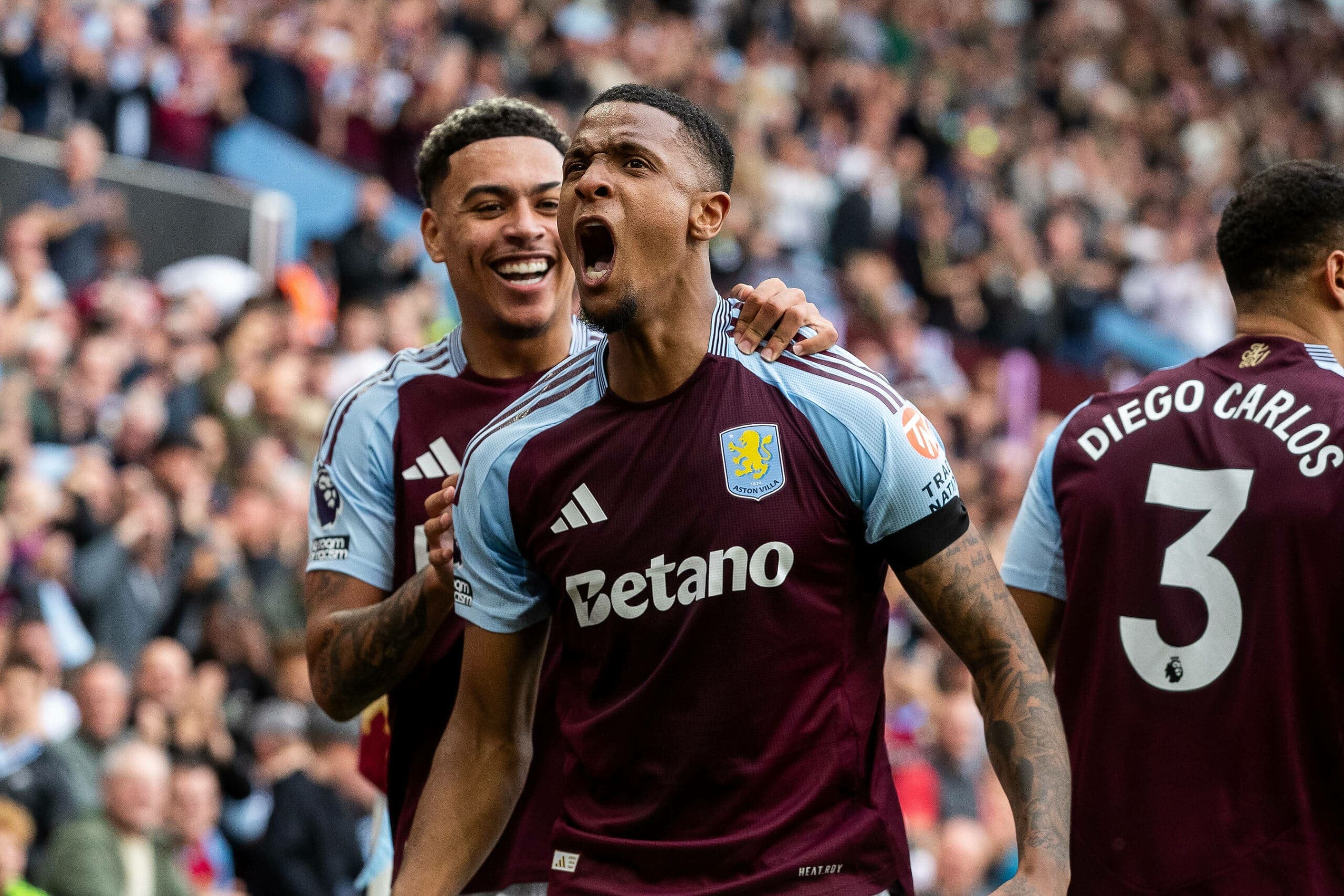 Report: Arsenal still in talks over move for Premier League star