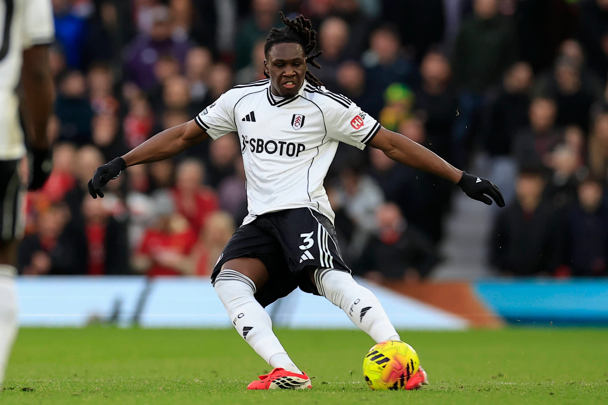 Report: Fulham open talks with defender amid interest from European giants