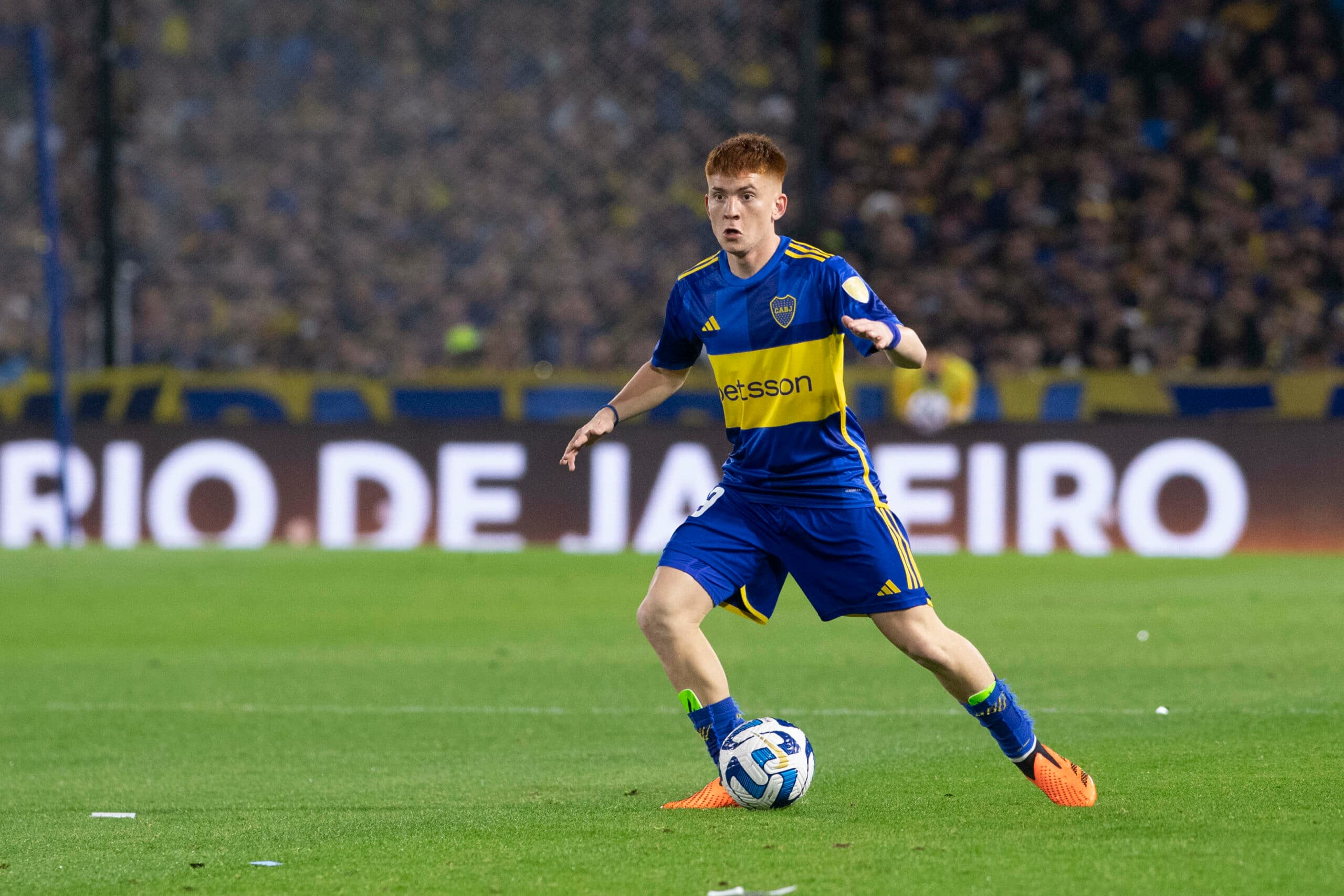 Chelsea set to move for 21 year old full back