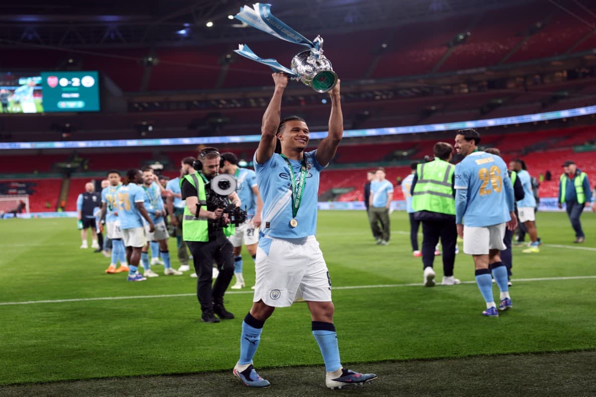 A reliable defender will leave Manchester City after making a massive contribution.